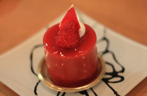 これはもうアートですね！モンブランの他にもおいしそうなスイーツがいっぱい！【モンペリエ】