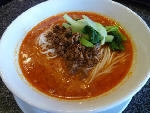 麺が柔らかくお餅のようにモチモチしているのです。