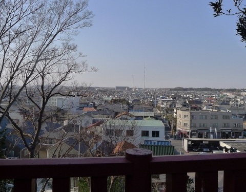 【市川の街の眺望】階段を登りきると、市川の街を一望できます！一見の価値あり！