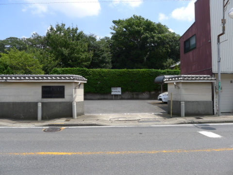 【所願寺入口】車通り沿いで駐車場が５台程度停められそうです！