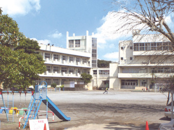 真間小学校